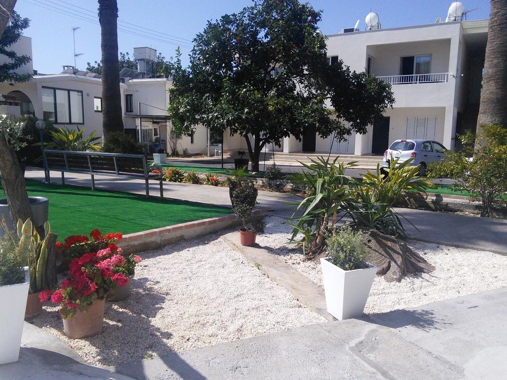 Zoe'S Court Aparthotel Klorakas Ngoại thất bức ảnh