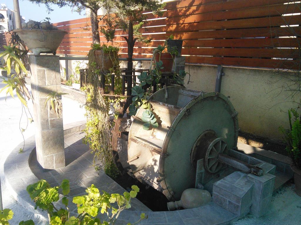 Zoe'S Court Aparthotel Klorakas Ngoại thất bức ảnh