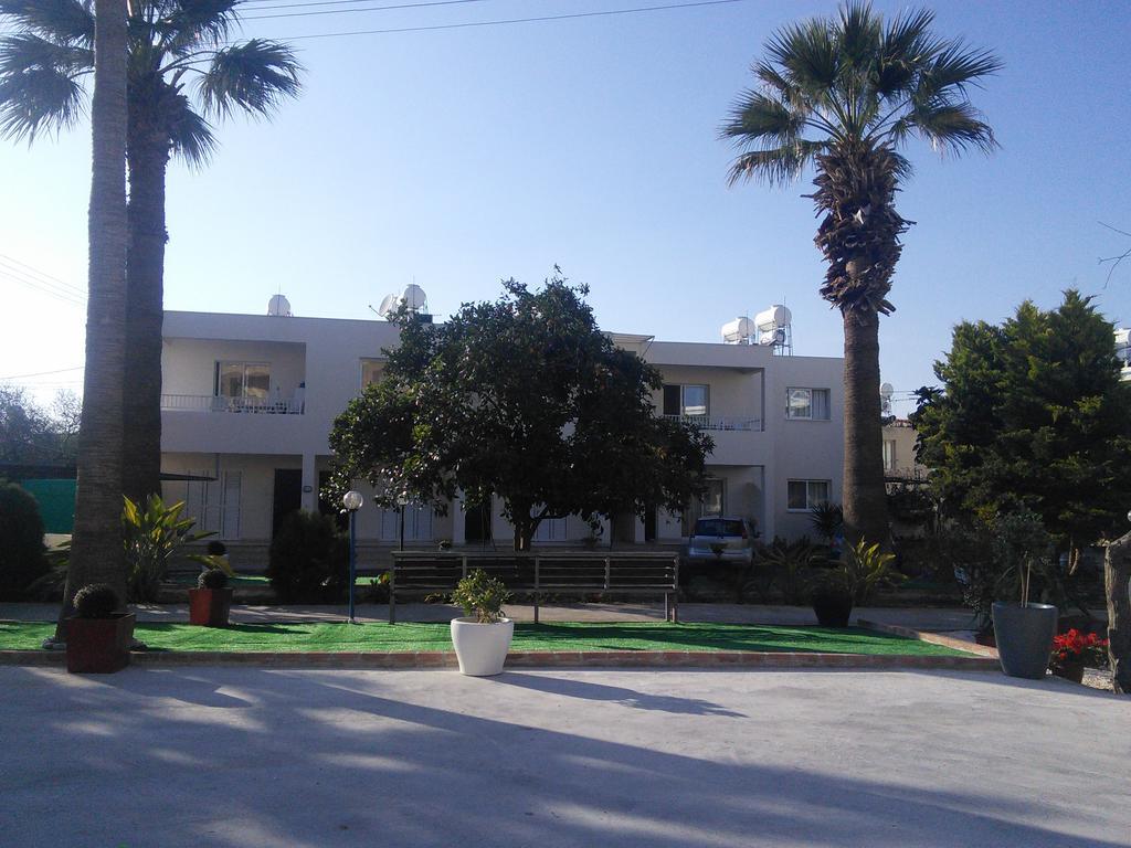 Zoe'S Court Aparthotel Klorakas Ngoại thất bức ảnh