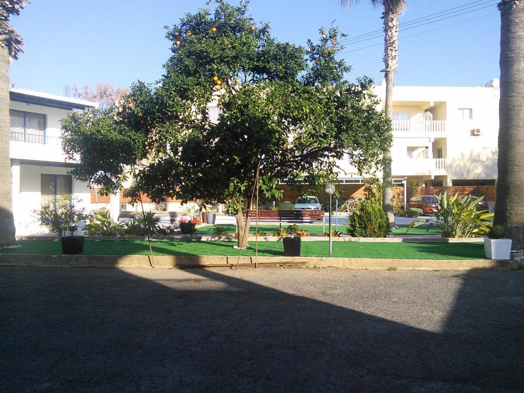 Zoe'S Court Aparthotel Klorakas Ngoại thất bức ảnh