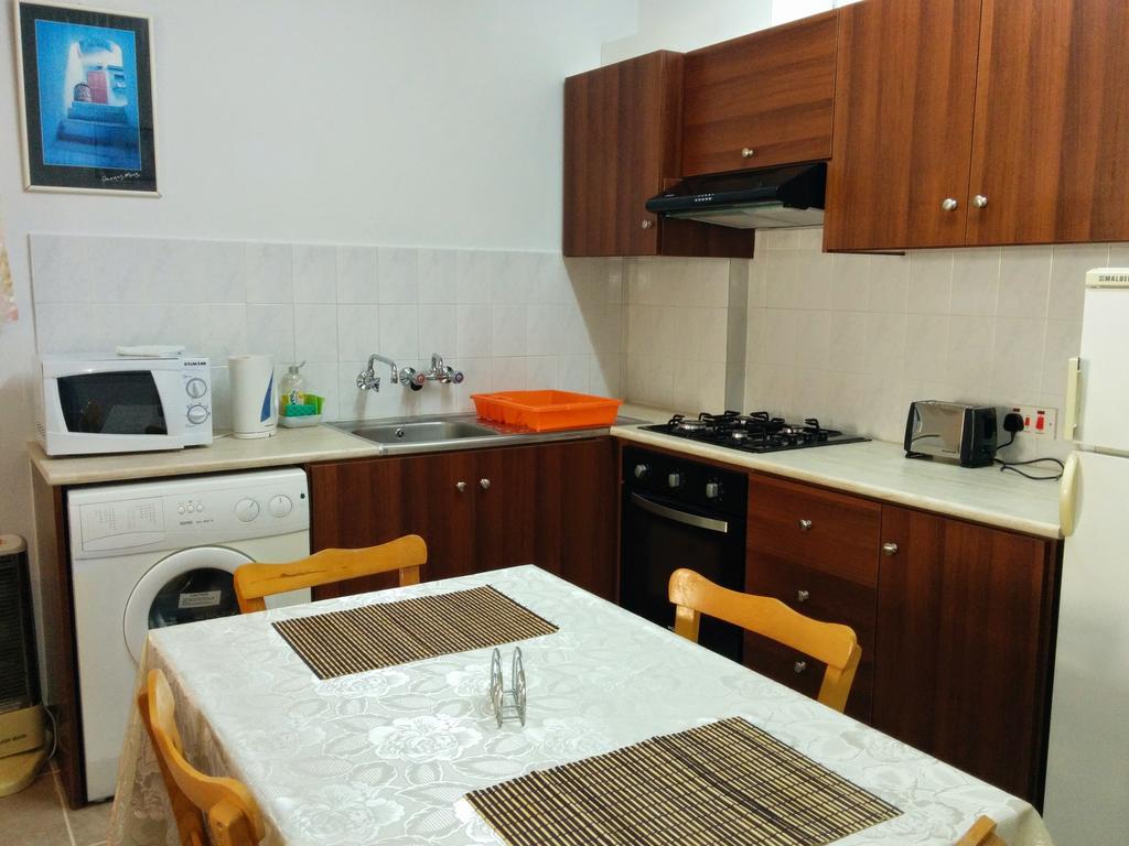 Zoe'S Court Aparthotel Klorakas Ngoại thất bức ảnh