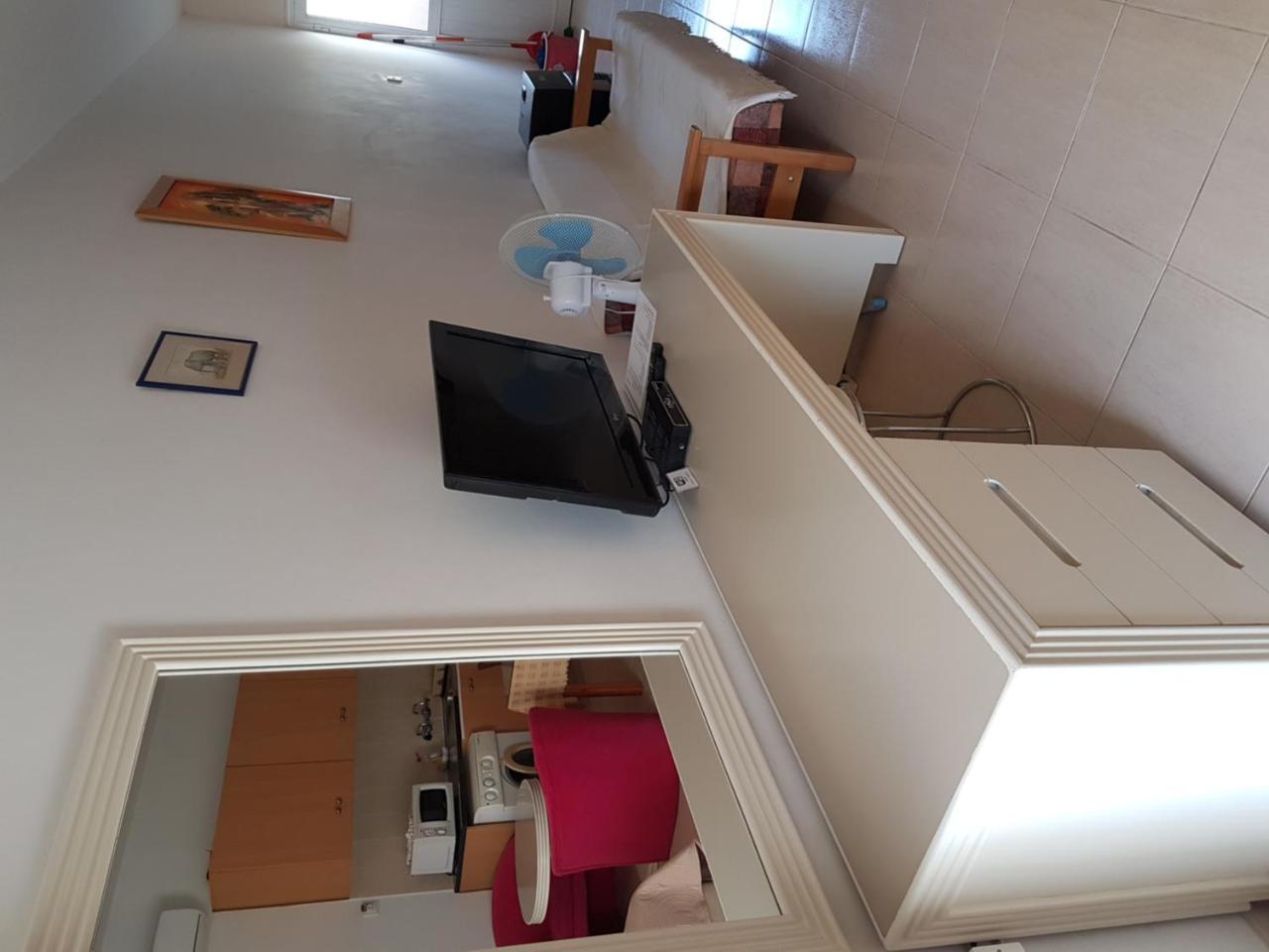 Zoe'S Court Aparthotel Klorakas Ngoại thất bức ảnh