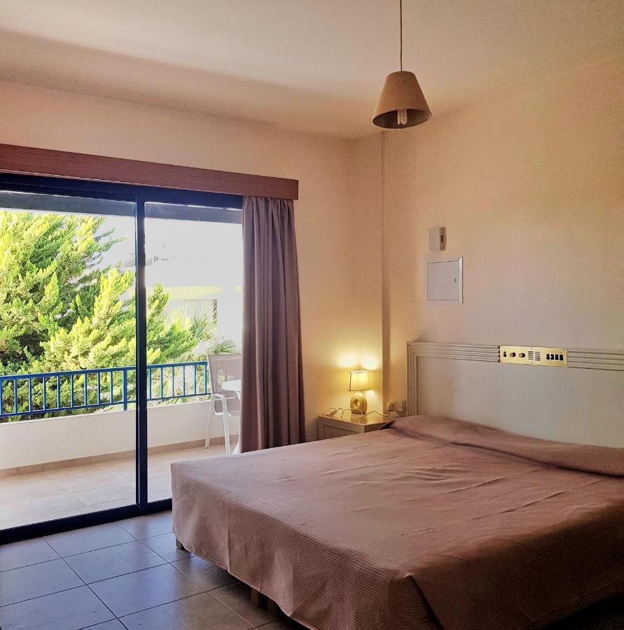 Zoe'S Court Aparthotel Klorakas Ngoại thất bức ảnh